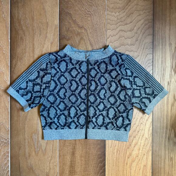 Workout Top Women’s Leopard Black and Gray Zip Front Fitted Cropped Size Large - Picture 1 of 4